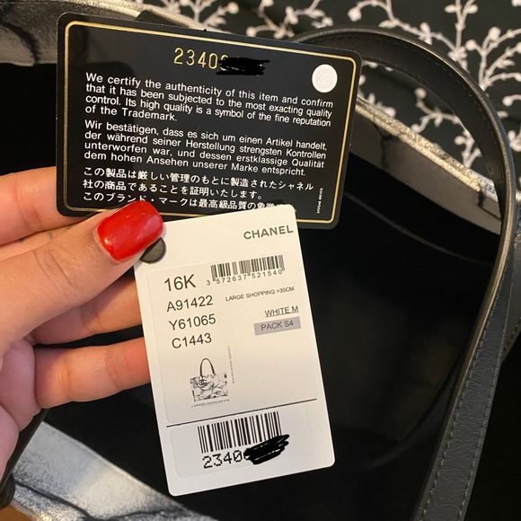 🔴SOLD🔴Authentic RARE New CHANEL Camilla Tote - Picture 16 of 16